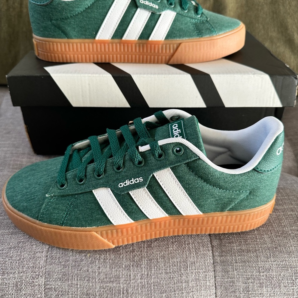 NIB DAILY 3.0 Adidas Men's Collegiate Green and White Sneakers